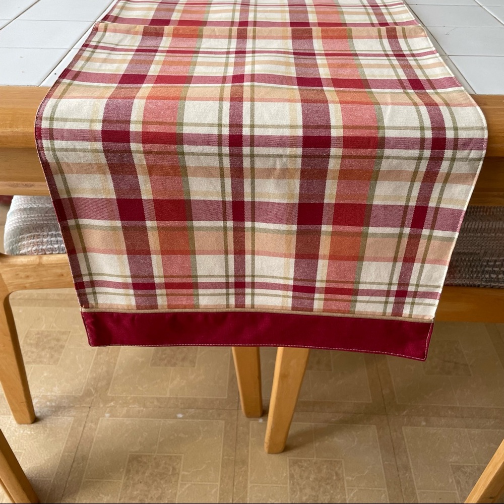 BETTER HOMES & GARDENS Table Runner Fall Autumn Harvest Plaid 14x72